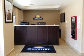 Days Inn by Wyndham Brooklyn Marine Park - Hall