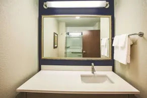 La Quinta by Wyndham Wichita Northeast - Salle de bain