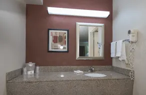 Sycamore Suites - Bathroom