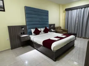 ROYAL HOTEL - Room