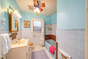 Charming Tusla Home ~ Half-mi to Expo Square! - Badezimmer
