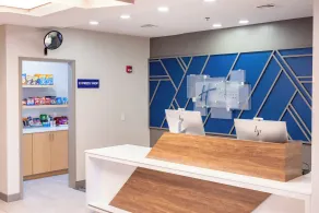 Holiday Inn Express Hotel & Suites Wichita Airport by IHG - Rezeption
