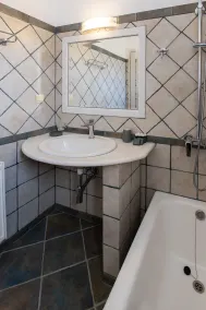 Sea Lilies Suites - Bathroom