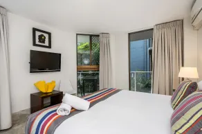 Bayview Beachfront Apartments, in town right on the beach - Room