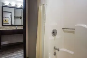 Baymont by Wyndham Madison West/Middleton WI West - Salle de bain