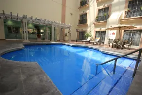 Holiday Inn Leon by IHG - Piscine