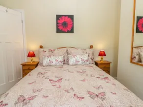 The Cottage - Room