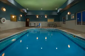 Holiday Inn Express Lawrence by IHG - Piscine