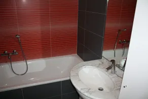 Indoor Swimming Pool, Sauna, Fitness, Private Gardens, Spacious Modern Apartment - Badezimmer