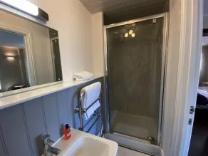 The Rose Cottage Inn - Bathroom