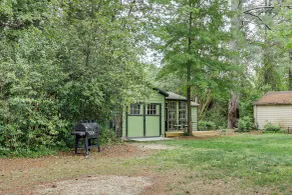 Quiet Tree-lined Yard & EV Charger: Near I95 - Innvendig