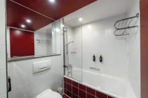 Ramada by Wyndham Essen - Bathroom