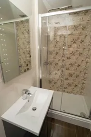 Eagle Hotel Luton Airport - Salle de bain