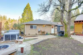 4 Mi to Dtwn Grass Valley: Forest Oasis w/ Hot Tub - Interiør
