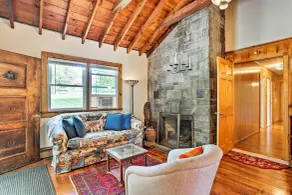 Wawayanda House on 62 Acres - Multiple Fireplaces! - Intérieur