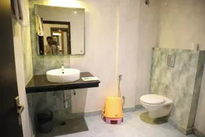Shri Neha Hotel & Restaurant - Baño