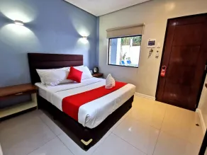 Charms Hotel - Room