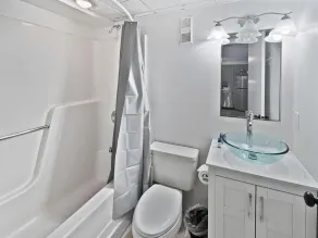 Appartement en copropriété avec piscine privée, jacuzzi et barbecue | Vue montagne - Salle de bain