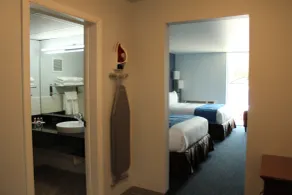 Travelodge by Wyndham Water's Edge Hotel - Racine - Chambre