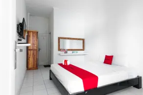 RedDoorz near Grojogan Sewu Tawangmangu - Chambre