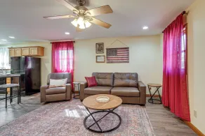 1 Mi to Main St! Family Farmhouse in West Unity - Innenbereich
