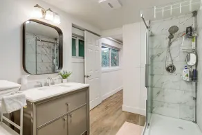 Walk to Beach & Lake Access: Cozy Redmond Apt! - Interior