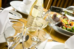 Ramada by Wyndham Cheltenham - Restaurant