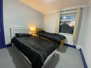 Harewood Lodge - Single and Double Rooms Self Serve Apartment - Rom