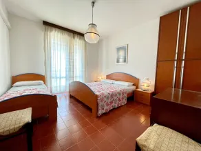 Comfy flat with terrace 250mt from the sea - Room