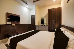 Townhouse Faizabad Road Opp BBD University - Zimmer