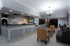 Howard Johnson by Wyndham Waukegan Great Lakes - Hall