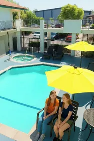 Bposhtels Anaheim - Piscine