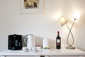 And So - Chambre