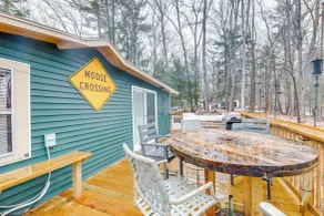 Lovely Maine Cabin w/ Deck, Gas Grill & Fire Pit! - Interiör