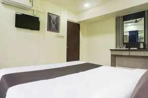 FabHotel Vardhan Plaza - Chambre