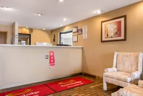 Econo Lodge Holland - Toledo - Lobby