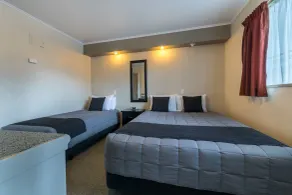 Lakeside Motel & Apartments - Chambre