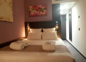 Nash Pratik Hotel - Zimmer