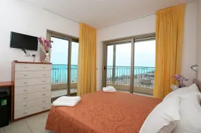 Hotel Adria Beach Club - Zimmer