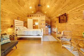 Near Trails! Ozark Mtn Hideaway w/ Fire Pit, Grill - Interiør