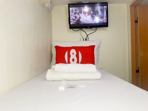 8Hostel - Room