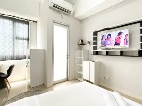 Cozy Stay Studio Transpark Juanda Bekasi Timur Apartment - Værelse