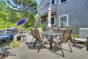 Pool & Beach Access: Coastal Condo in Provincetown - Intérieur