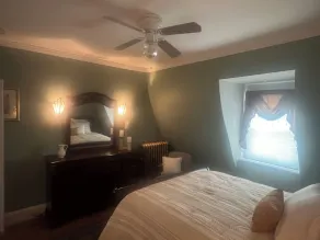 2Br Private Victorian Apartment in City Location on Half Acre Sleeps 5 - Rom