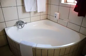 Nelspruit Lodge - Bathroom