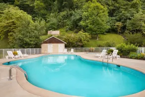 Super 8 by Wyndham Cherokee - Piscine