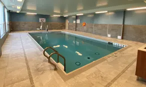 Holiday Inn Express & Suites - Aurora by IHG - Piscine