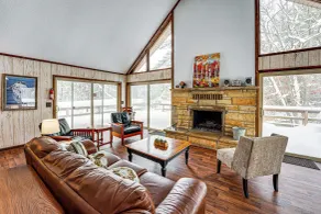 Pere Marquette Riverfront Cabin w/ Fishing Access - Interiör