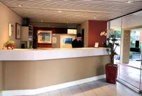 Twin Towers Inn - Reception