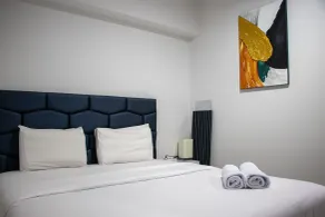 Scenic And Comfortable Studio At West Vista Apartment - Zimmer